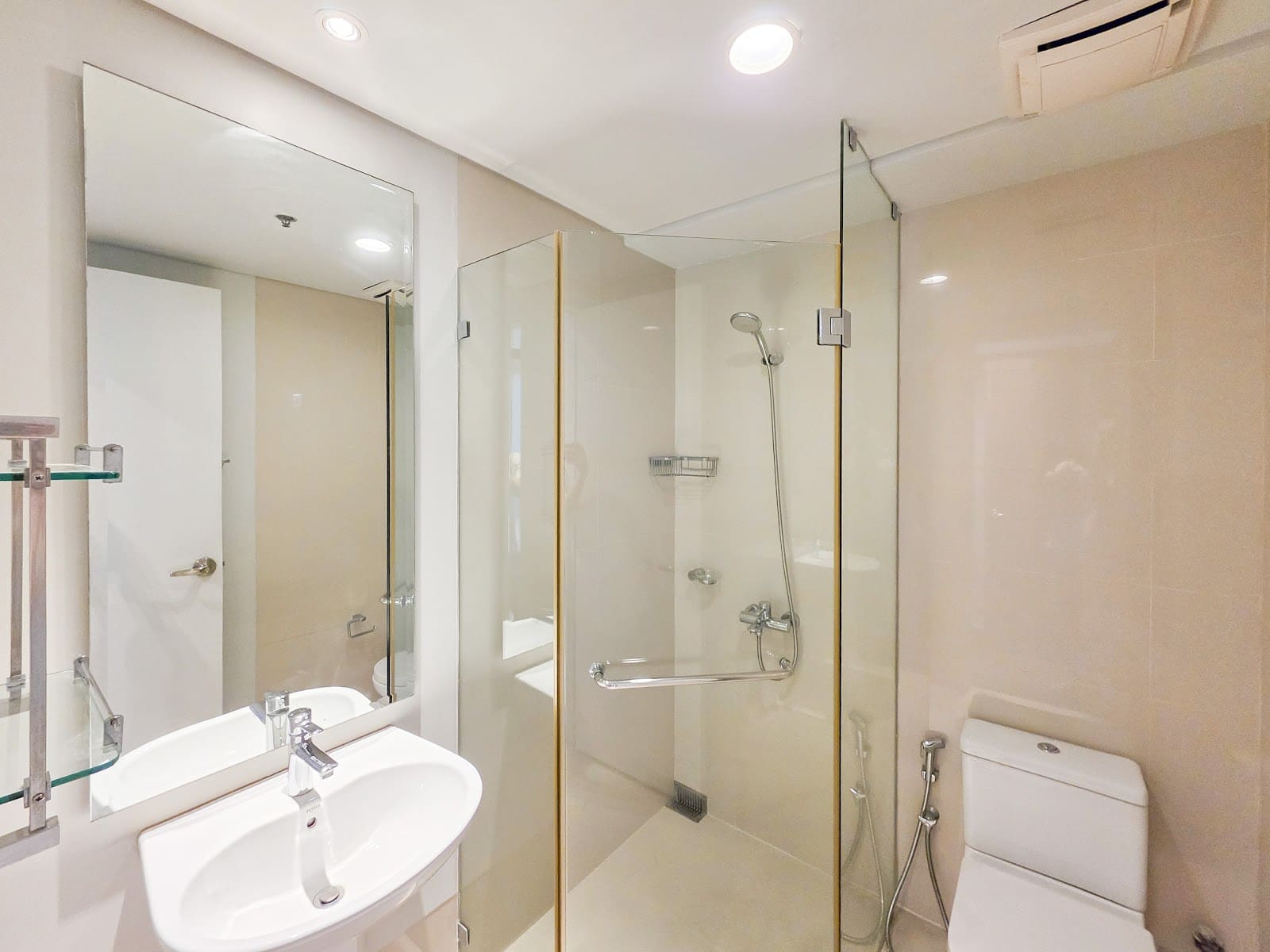 3 bedroom condo for sale in Arya Residences, BGC, photo 12
