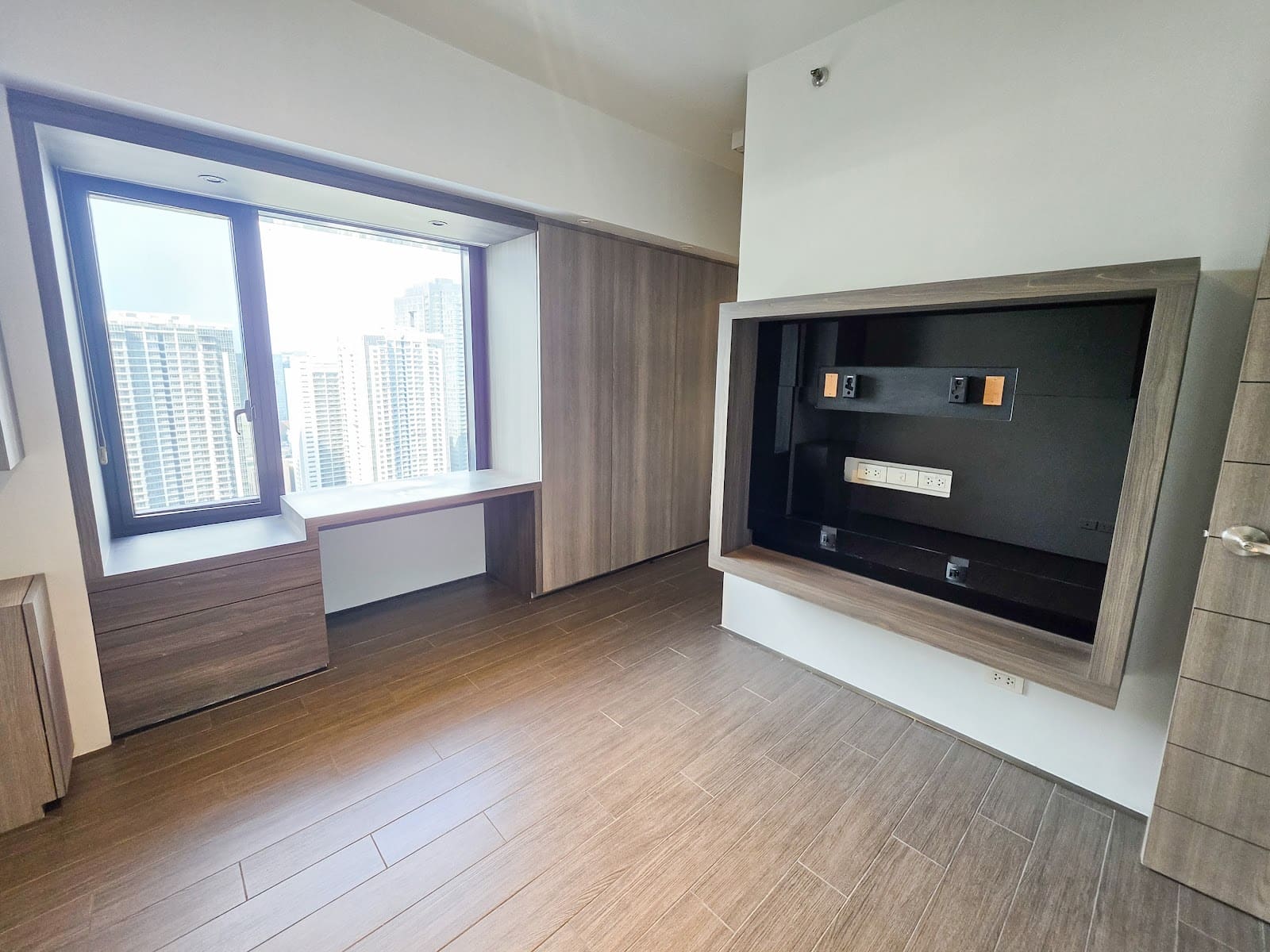 3 bedroom condo for sale in Arya Residences, BGC
