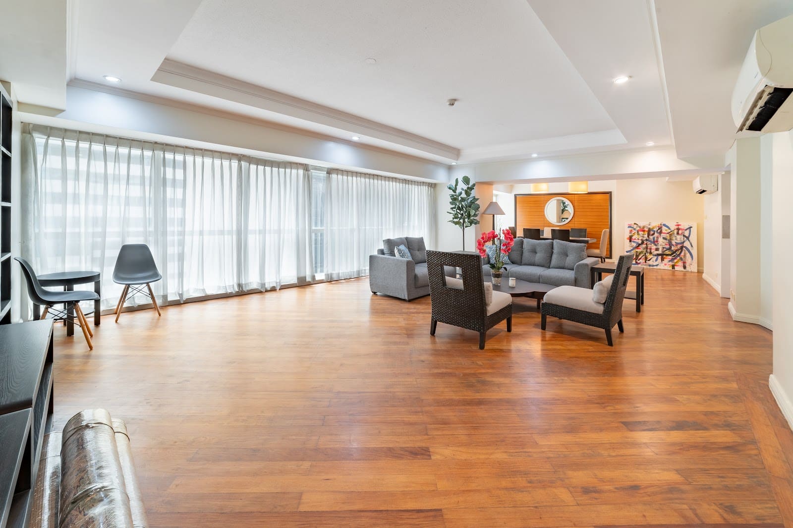 2 bedroom condo for sale in Forbes Tower, Makati CBD, photo 1