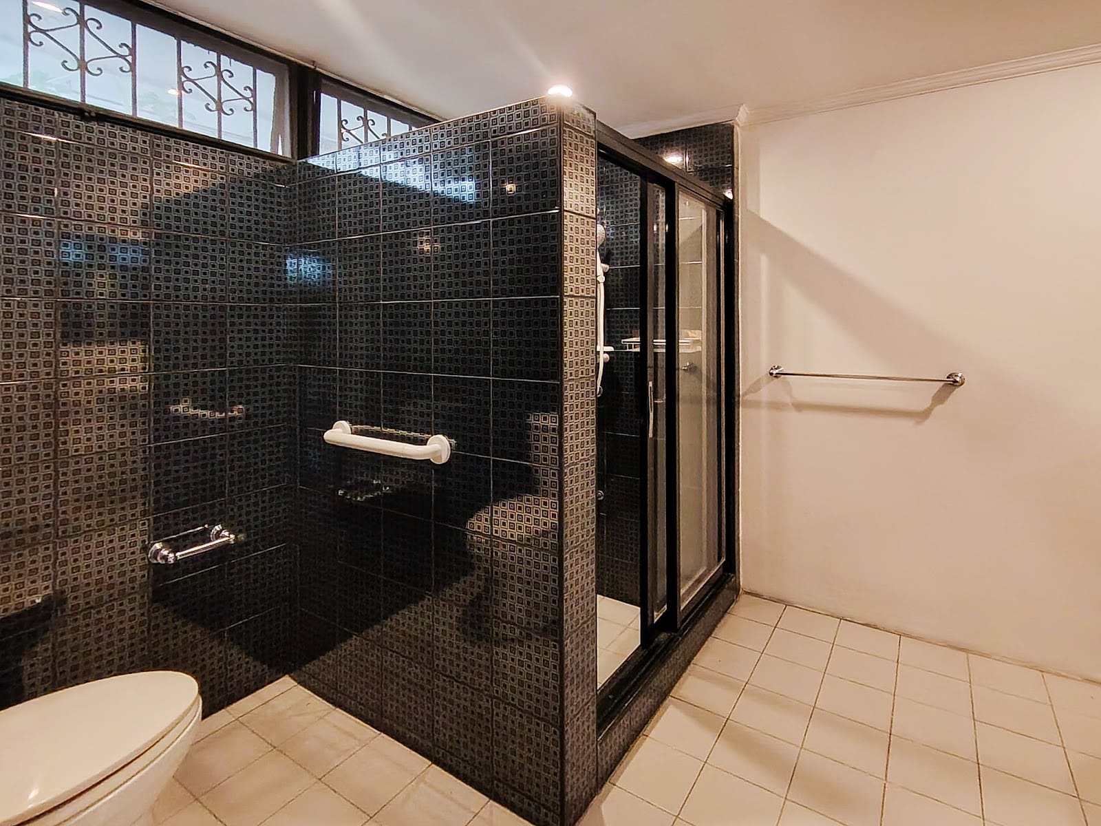 4 bedroom house for rent in Magallanes Village, Makati, photo 7